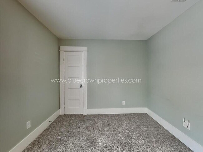 Building Photo - 5536 Tremont St