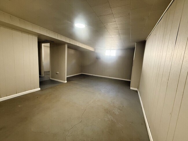 Building Photo - 2 bedroom Rental Home