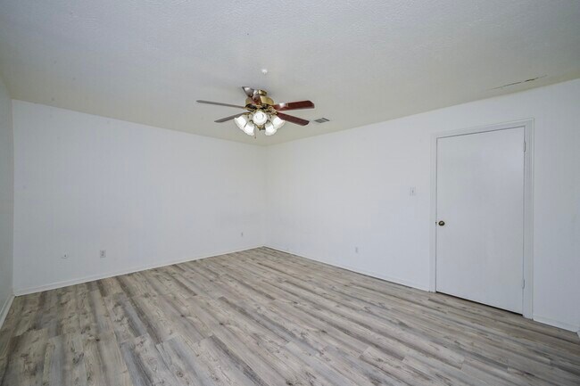 Building Photo - 7735 Quail Meadow Dr