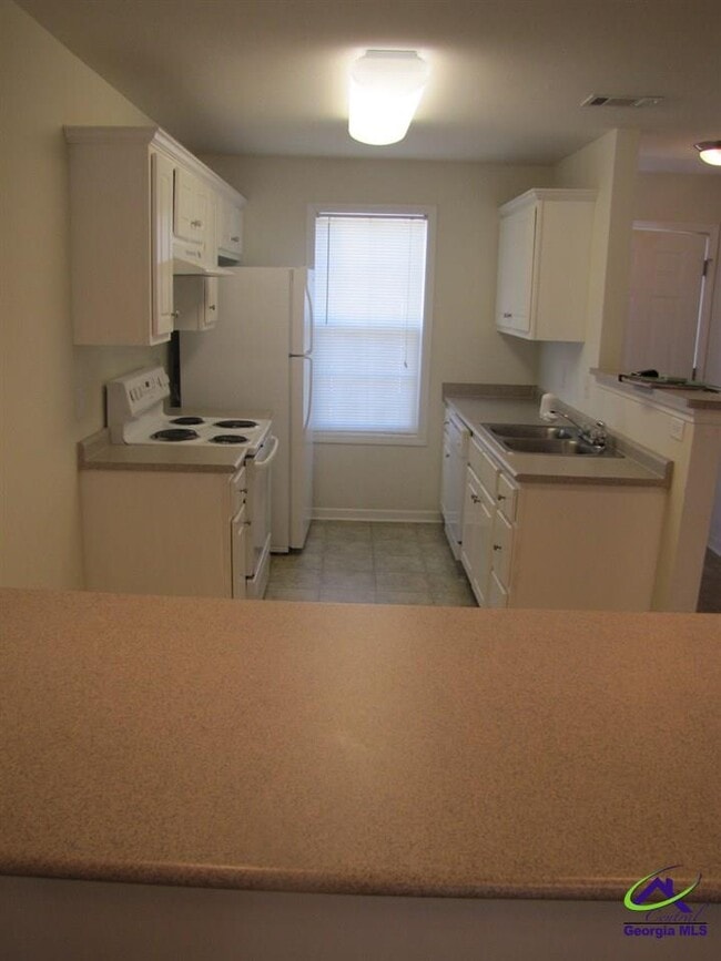 Building Photo - 105 Kingston Village Dr