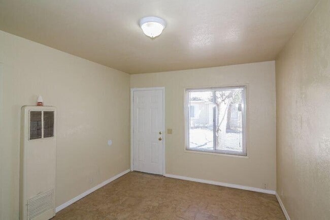 Building Photo - 2634 Desert St