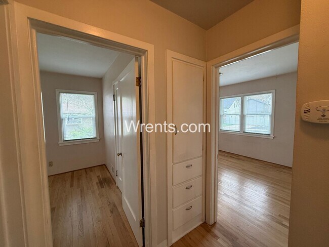 Building Photo - Charming South Hill Home with Flexible Living Space - Coming soon!