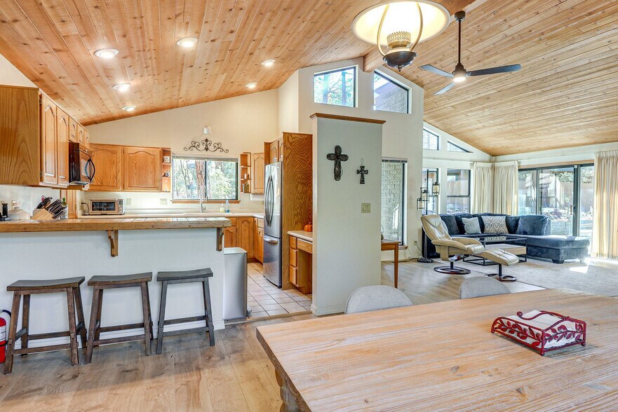 Building Photo - 1490 Valley Ranch Cir