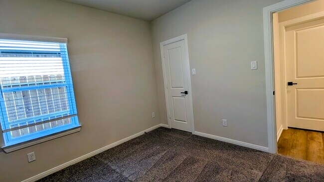 Building Photo - 31814 Blossom Ln