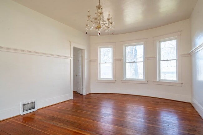 Building Photo - Stunning 1910 Historic Home