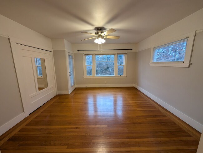 Building Photo - 92035th