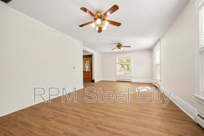 Building Photo - 2125 N Grand Ave