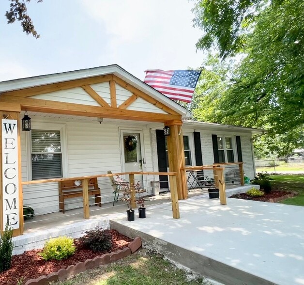 Building Photo - 5721 McDaniel Dr