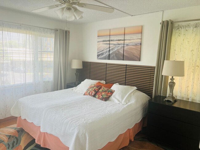 Building Photo - Charming 2-Bedroom, 2-Bath Condo at Royal ...