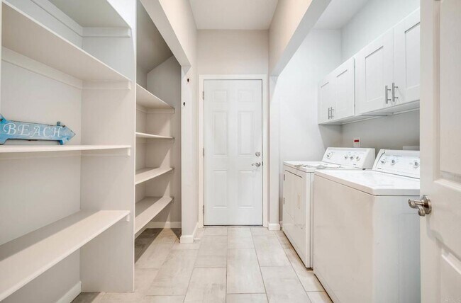 Building Photo - ***Gorgeous 5 bedroom, 3 bath Home in Imperial Beach