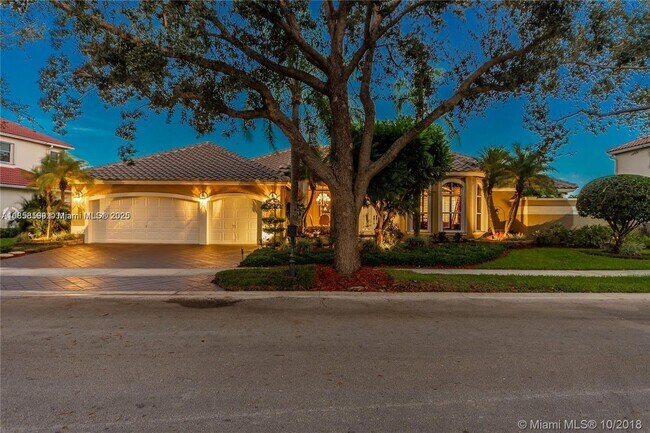 Building Photo - 2726 Meadowood Dr