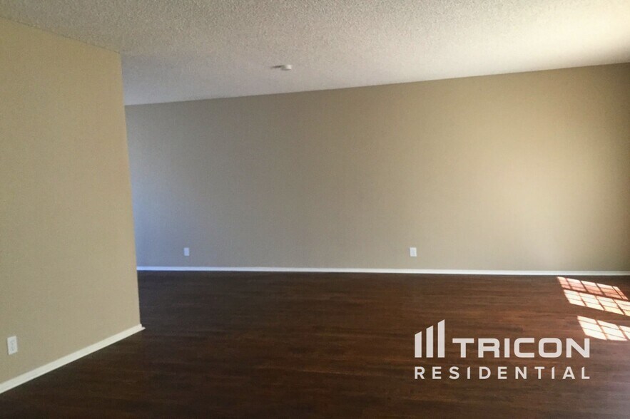 Building Photo - 387 Arlington Cir