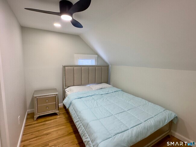 Building Photo - 309 Greenfield St