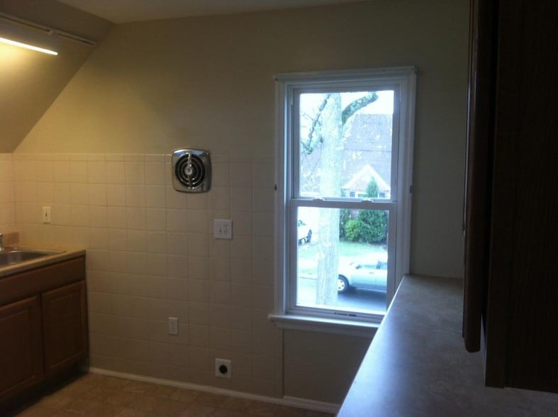 Building Photo - 302 S 2nd St