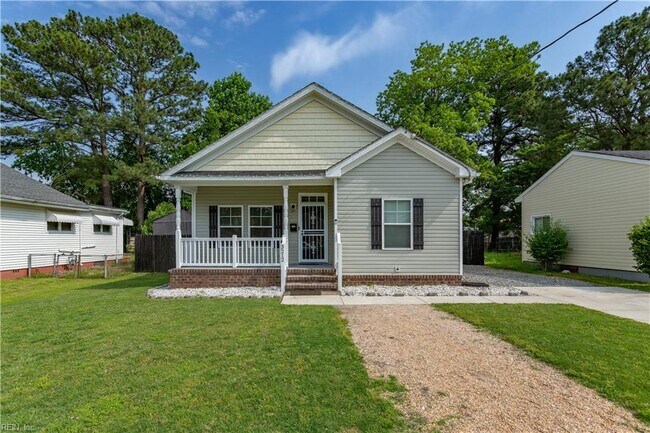 Primary Photo - 3212 Downes St