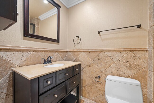 Building Photo - Available now! Updated Versailles Condo in Newport Beach