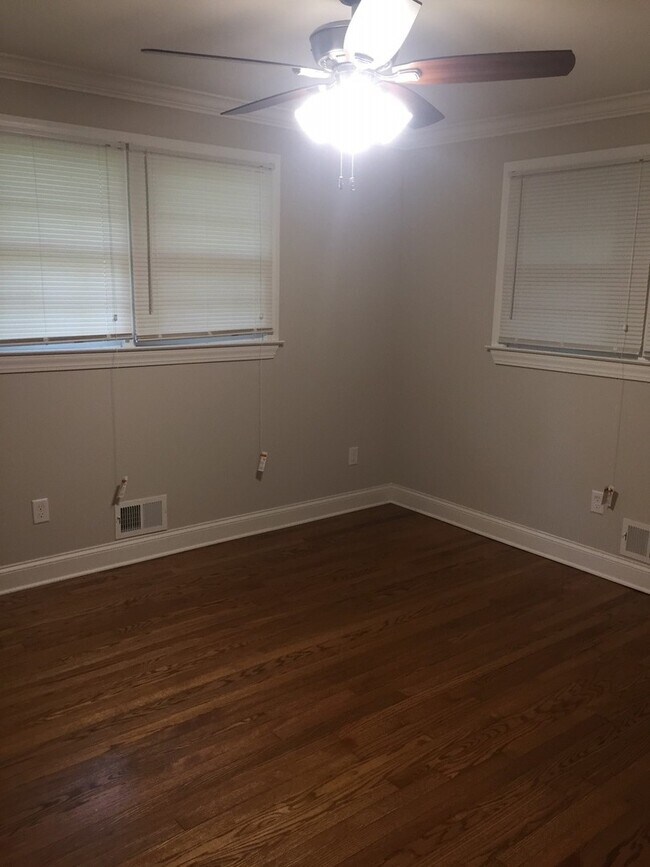 Building Photo - Converse Heights 3Bd/2Ba, 1684SF