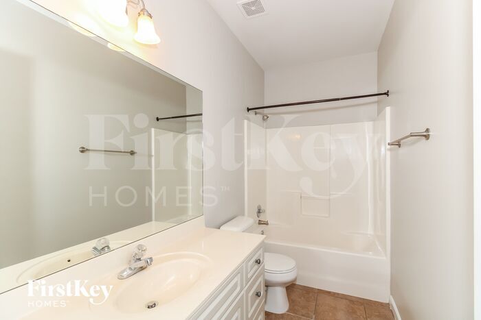 Building Photo - 1260 Sierra Ct