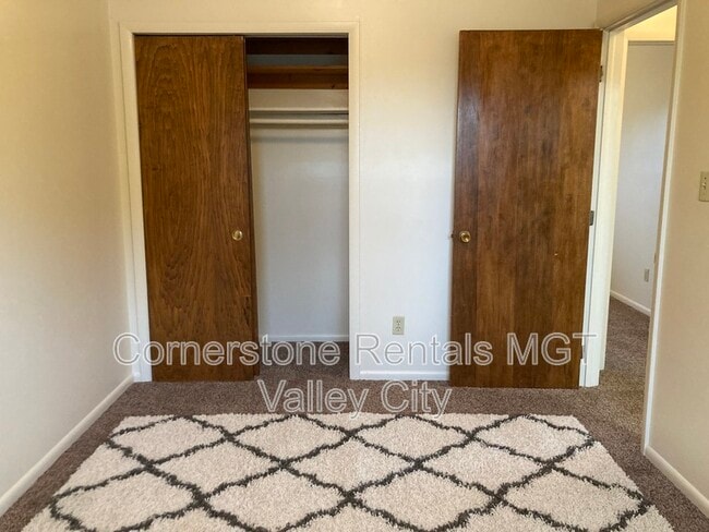 Building Photo - 807 3rd St SW