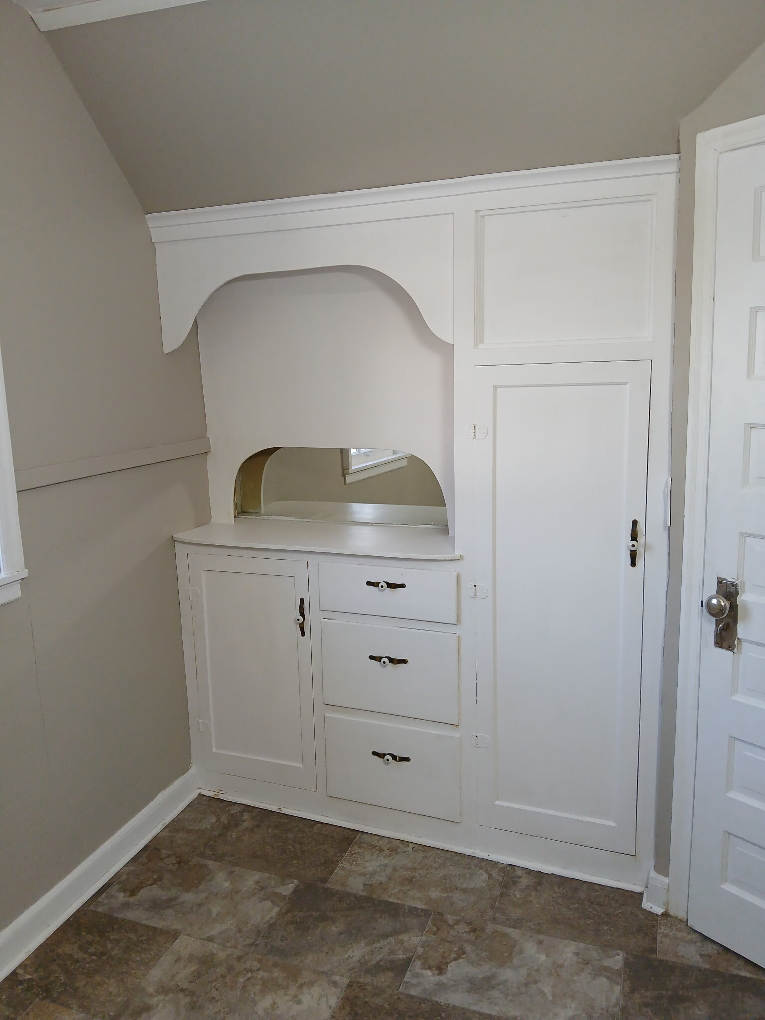 Building Photo - 612 W Laurel St