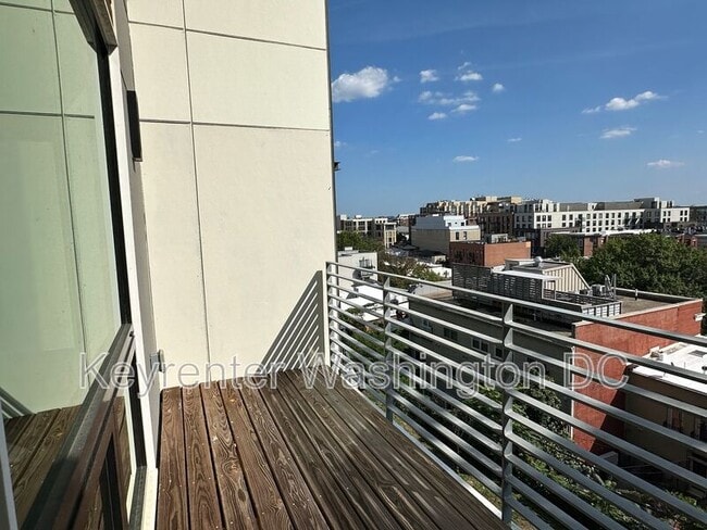 Building Photo - 1460 Belmont St NW