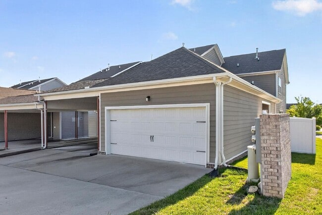 Building Photo - 1525 White Tip Ln