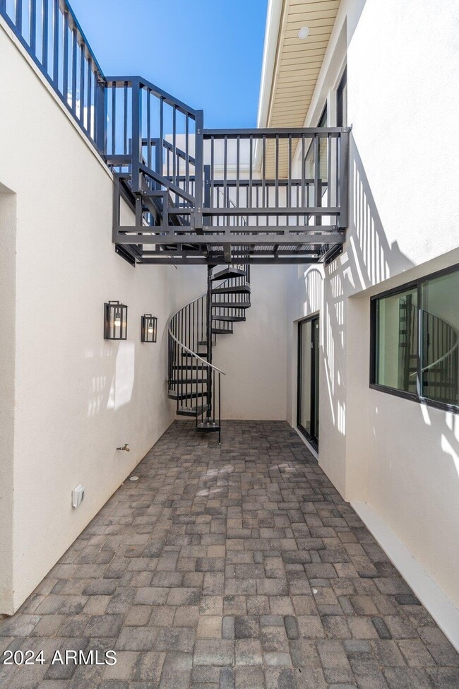 Building Photo - 7688 E Minnezona Ave
