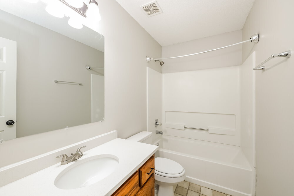 Building Photo - 7832 Sarah Ann Dr S