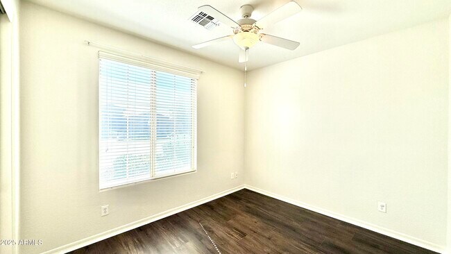Building Photo - 1124 W Fir Tree Rd