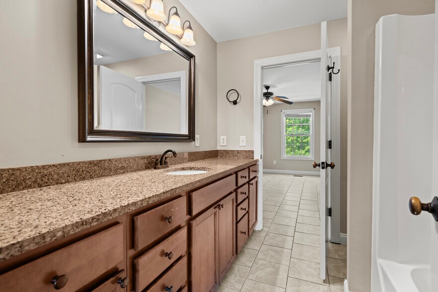 Building Photo - 3090 S Cashua Dr