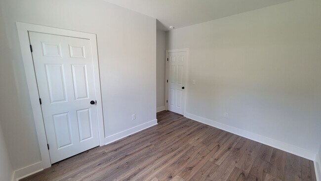 Building Photo - AUGUST RENT SPECIAL!  Brand New 3 Bed, 2 Bath Duplex Available Near Downtown Greenville