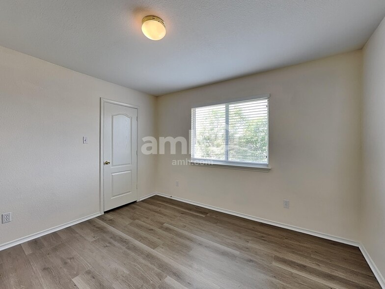 Building Photo - 23007 Airedale Ln