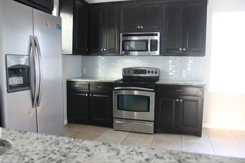 Building Photo - 508 N Dallas Ave