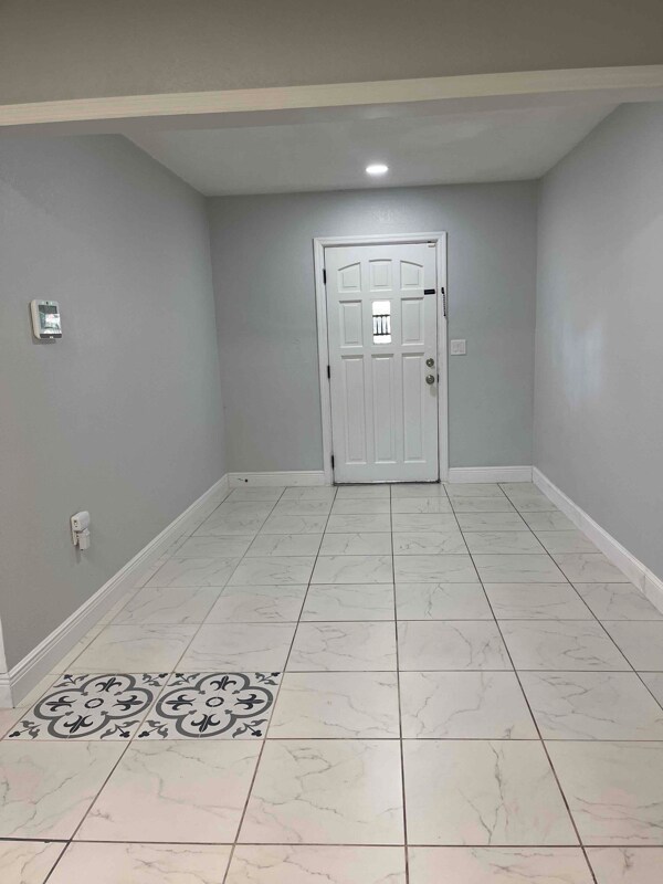 Building Photo - 2410 Ave C NW