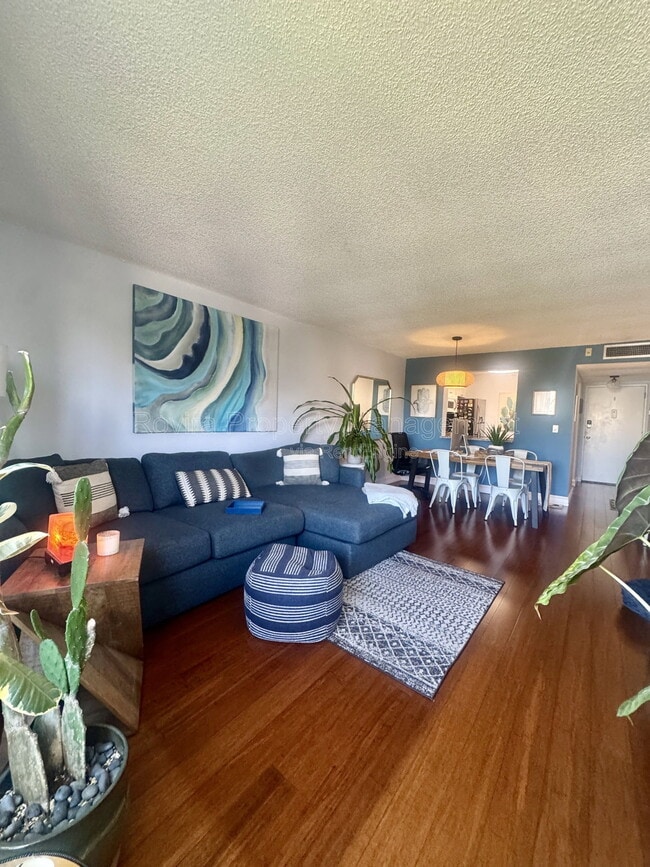 Building Photo - 6545 Indian Creek Dr