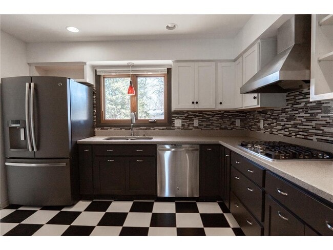 Building Photo - 7740 Arlington Ave N