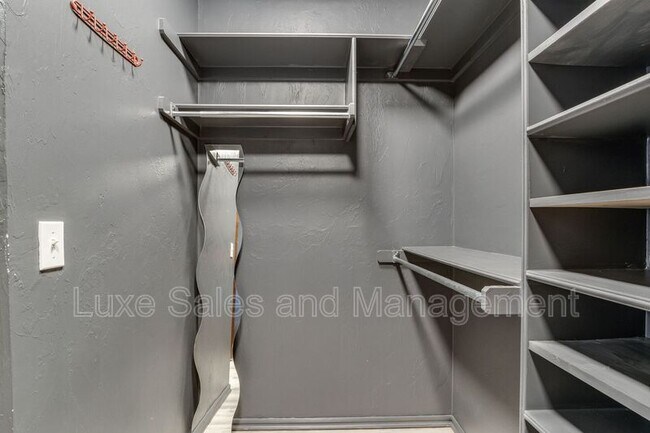 Building Photo - 1174 Misty Dr NW