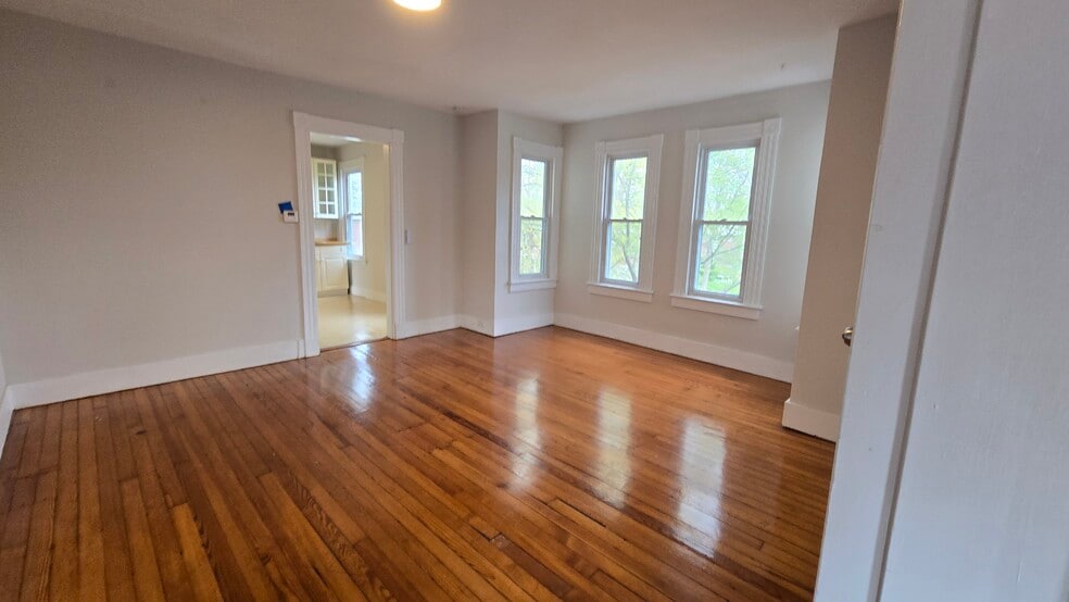 Building Photo - 41 Willard St