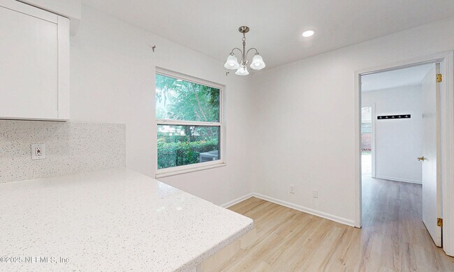 Building Photo - 3812 Buckskin Trail E