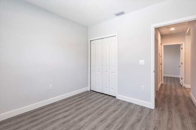Building Photo - BRAND NEW Construction, 3 bed / 2 bath Ren...