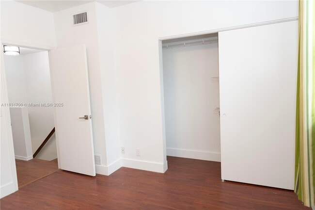 Building Photo - 150 SW 96th Terrace