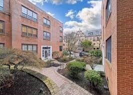 Building Photo - 341 Tappan St