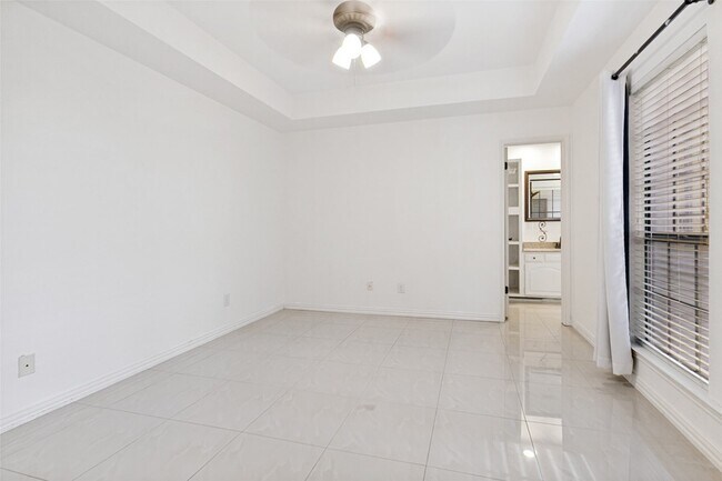 Building Photo - 5100 Verde Valley Ln