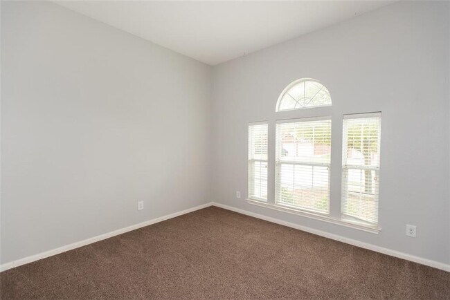 Building Photo - 19400 Sunken Creek Pass