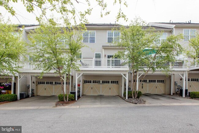 Building Photo - 7631 Elmcrest Rd