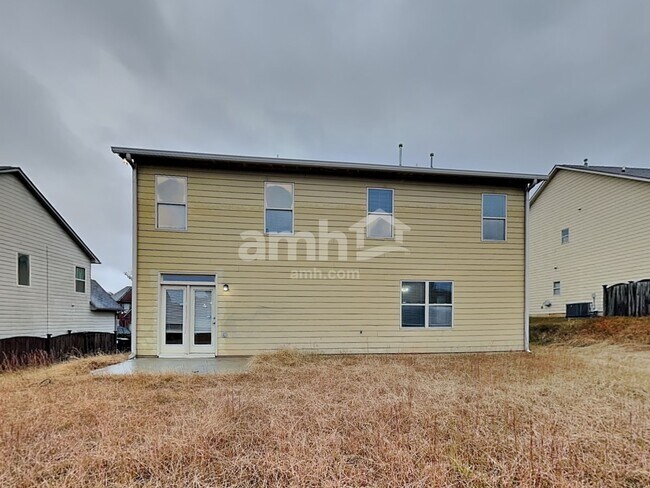 Building Photo - 850 Stonehaven Rd SW