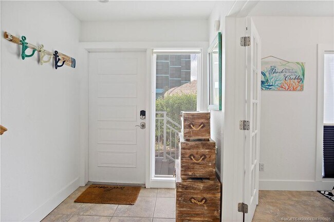 Building Photo - 245 NE MacArthur Blvd