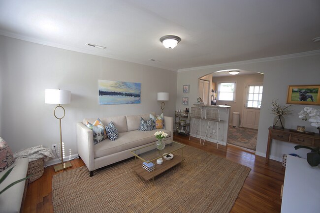 Building Photo - Two Bedroom Cottage - Five Points East, Raleigh, NC - Inside the Beltline!