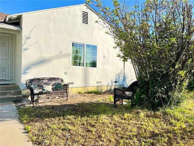 Building Photo - 13163 Branford St