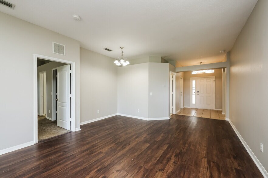 Building Photo - 6748 Monarch Park Dr